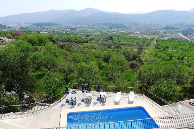 Foto 1 de Venta de casa en Jalón/Xaló de 3 habitaciones con terraza y piscina