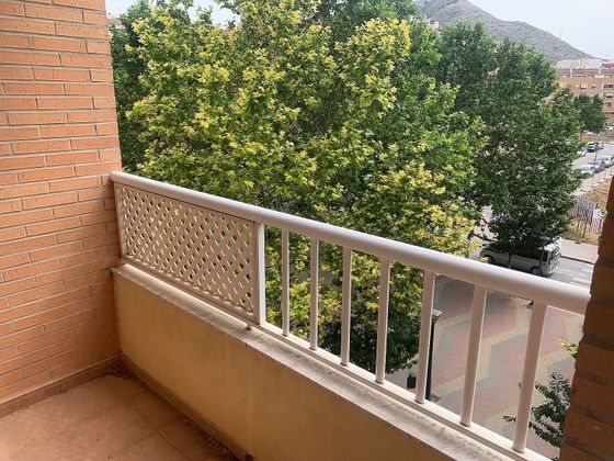 Foto 1 de Pis en venda a Villena de 3 habitacions amb garatge i balcó