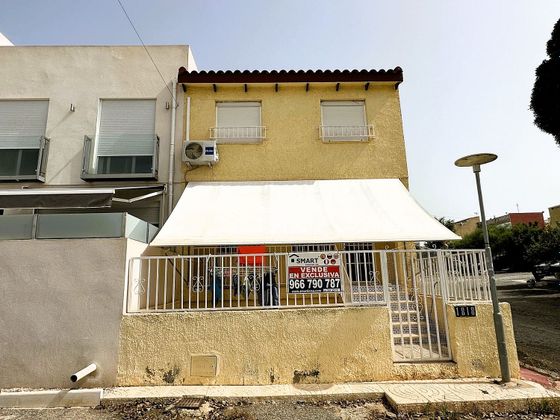 Foto 1 de Casa en venta en San Fulgencio de 2 habitaciones con terraza y aire acondicionado