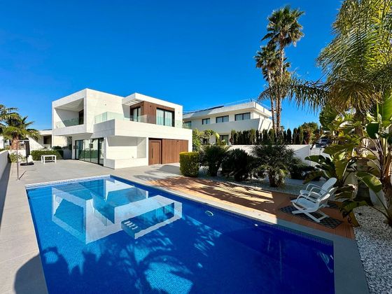 Foto 1 de Casa en venta en San Fulgencio de 3 habitaciones con terraza y piscina