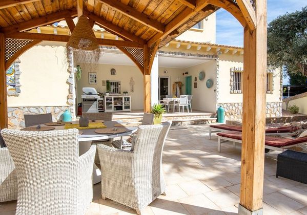 Foto 2 de Xalet en venda a Algorfa de 4 habitacions amb terrassa i piscina