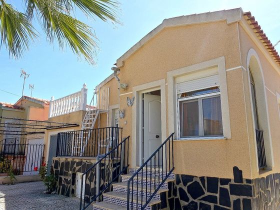 Foto 2 de Chalet en venta en San Fulgencio de 2 habitaciones con terraza y garaje