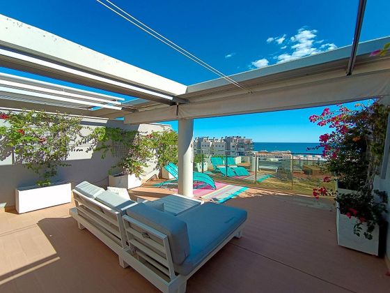 Foto 2 de Ático en venta en Campello Playa de 2 habitaciones con terraza y piscina