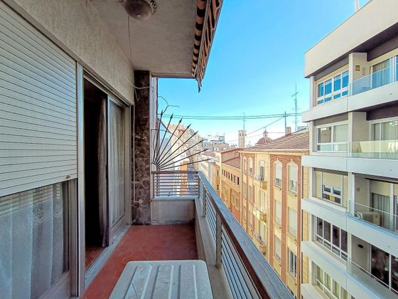 Foto 1 de Pis en venda a Centro - Alicante de 2 habitacions amb terrassa i balcó