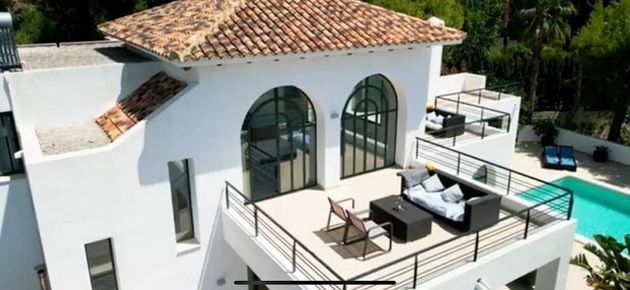 Foto 2 de Alquiler de chalet en Altea Hills de 4 habitaciones con terraza y piscina