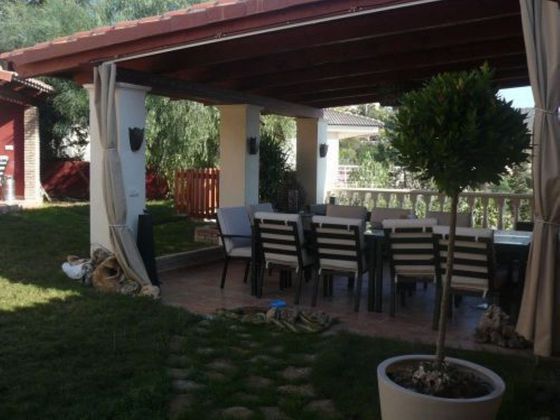 Foto 2 de Chalet en alquiler en Pueblo Español-Coveta Fumá de 5 habitaciones con terraza y piscina