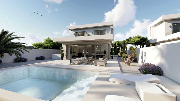 Foto 1 de Xalet en venda a Playa Mucha Vista de 4 habitacions amb terrassa i piscina