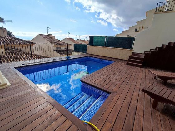 Foto 2 de Xalet en lloguer a calle Maestro Vicente Garcia de 4 habitacions amb piscina i jardí
