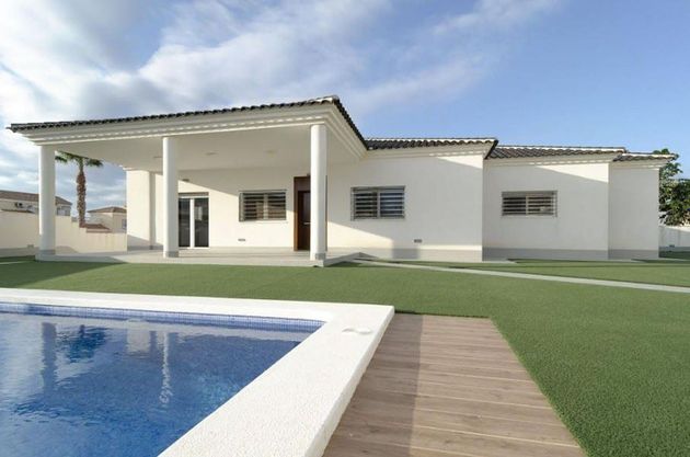 Foto 2 de Chalet en venta en Gran Alacant de 4 habitaciones con terraza y piscina