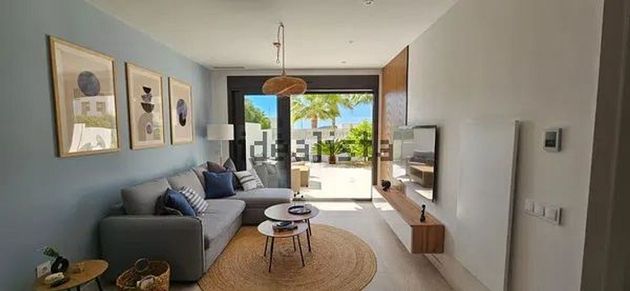 Foto 2 de Piso en alquiler en Cala de Finestrat de 2 habitaciones con terraza y piscina