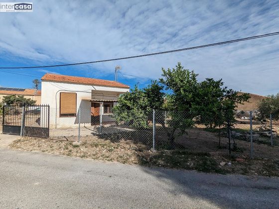Foto 1 de Chalet en venta en Torrellano de 3 habitaciones con terraza y jardín