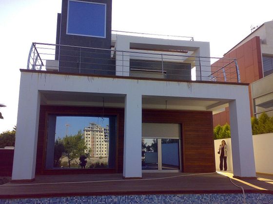 Foto 2 de Xalet en lloguer a calle Fotógrafo Francisco Cano de 5 habitacions amb terrassa i piscina