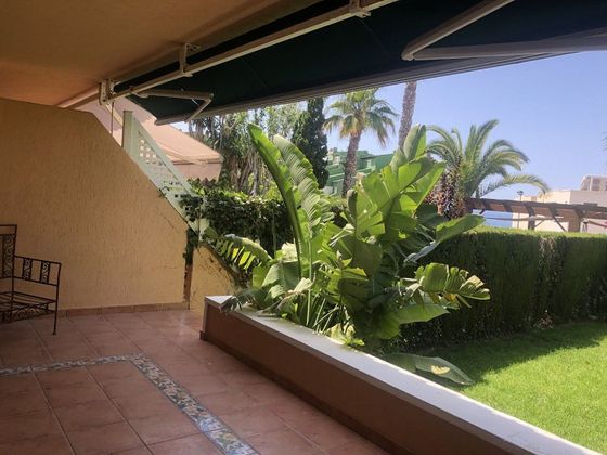 Foto 2 de Casa adosada en venta en calle Del Faro de 4 habitaciones con terraza y piscina