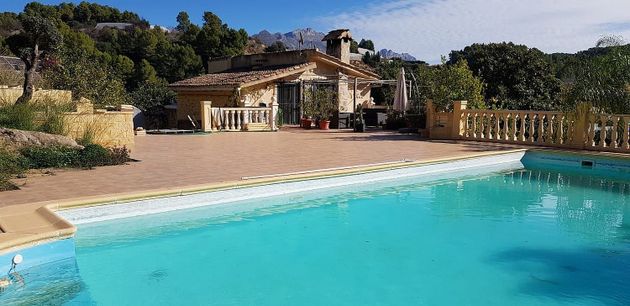 Foto 1 de Venta de casa rural en Callosa d´En Sarrià de 2 habitaciones con terraza y piscina