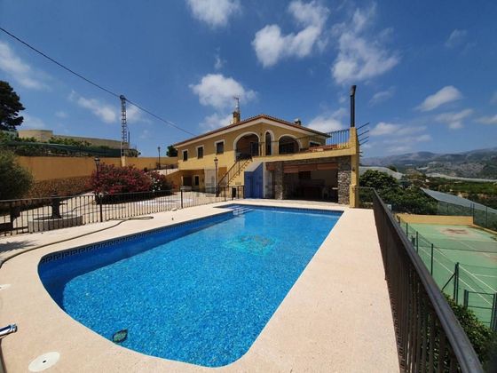 Foto 1 de Xalet en venda a Callosa d´En Sarrià de 7 habitacions amb terrassa i piscina