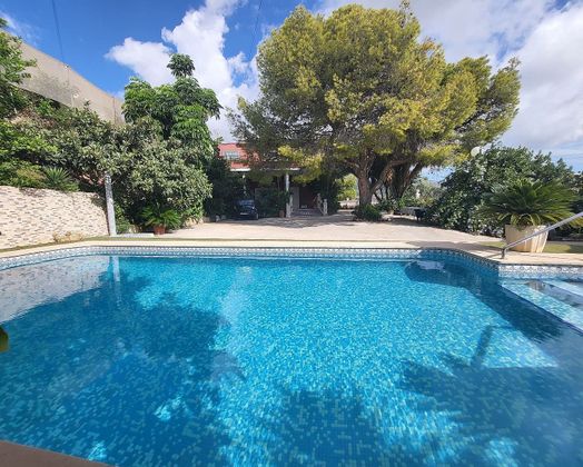 Foto 1 de Xalet en venda a Callosa d´En Sarrià de 7 habitacions amb terrassa i piscina