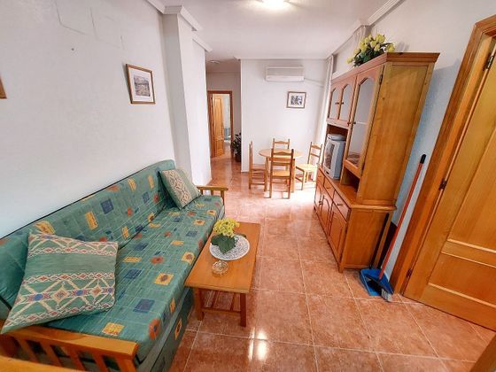 Foto 2 de Pis en venda a calle Giner de Los Rios de 2 habitacions amb terrassa i aire acondicionat