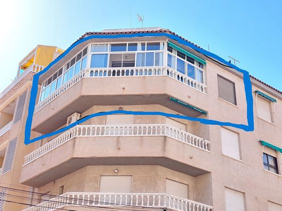 Foto 1 de Pis en venda a calle Sanchis Guarner de 2 habitacions amb terrassa i aire acondicionat