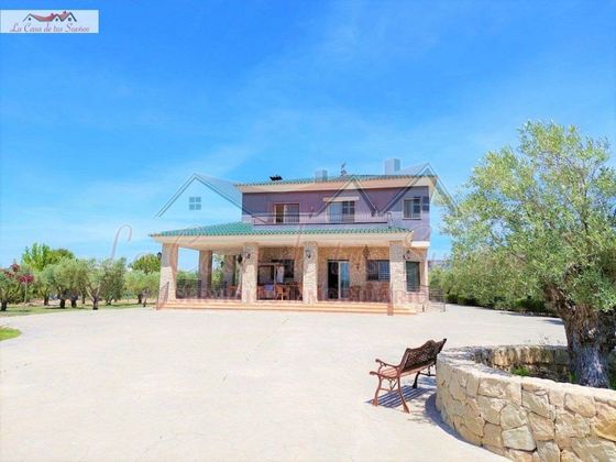 Foto 1 de Casa en venda a Sax de 6 habitacions amb terrassa i piscina