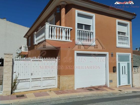 Foto 2 de Casa en venta en calle Fray Luis de G de 3 habitaciones con terraza y garaje
