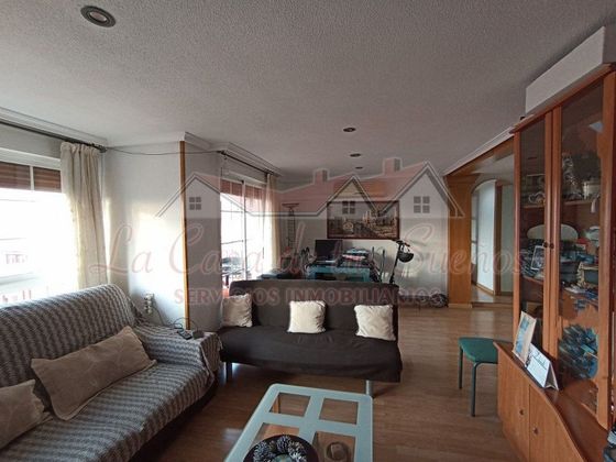 Foto 1 de Piso en venta en Petrer de 3 habitaciones con balcón y aire acondicionado