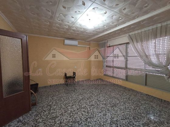 Foto 2 de Piso en venta en Elda de 4 habitaciones con balcón y aire acondicionado