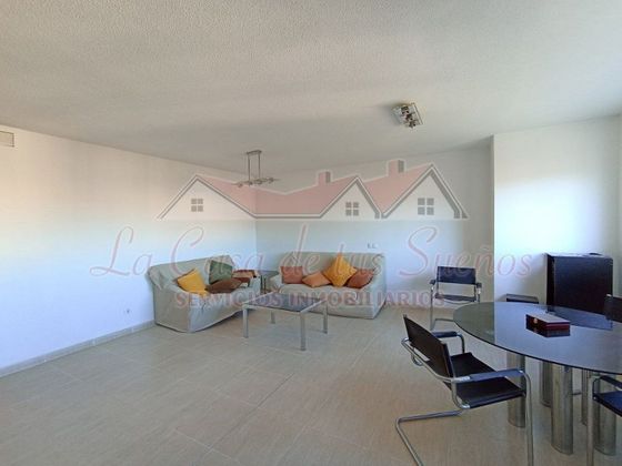 Foto 2 de Dúplex en venda a Elda de 4 habitacions amb terrassa i garatge
