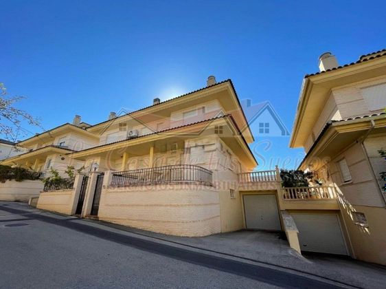 Foto 2 de Casa en venda a Petrer de 4 habitacions amb terrassa i garatge