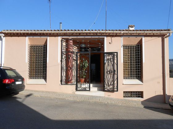 Foto 1 de Casa adossada en venda a calle La Santa de 8 habitacions amb terrassa i balcó