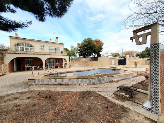 Foto 2 de Xalet en venda a Los Girasoles de 4 habitacions amb terrassa i piscina