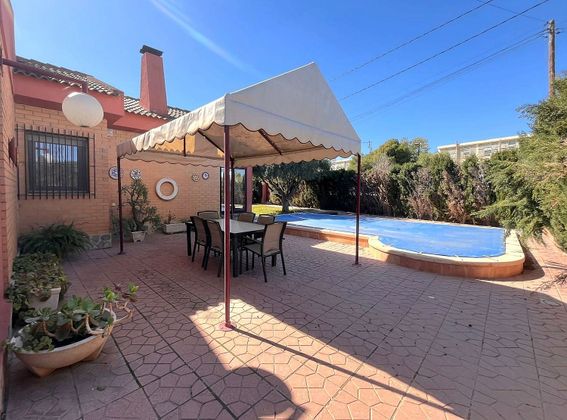Foto 1 de Chalet en venta en Sol y Luz de 5 habitaciones con terraza y piscina
