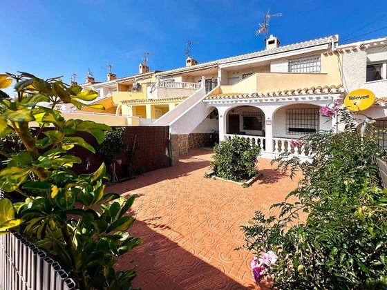 Foto 1 de Pis en venda a San Miguel de Salinas de 2 habitacions amb terrassa i jardí