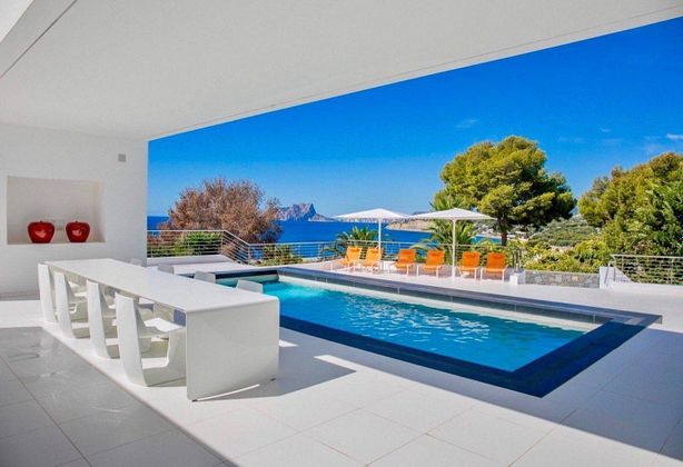 Foto 2 de Casa en venta en El Portet - Pla de Mar de 7 habitaciones con terraza y piscina