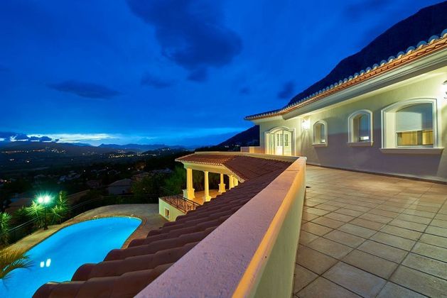 Foto 2 de Venta de casa en Montgó - Partida Tosal de 7 habitaciones con terraza y piscina