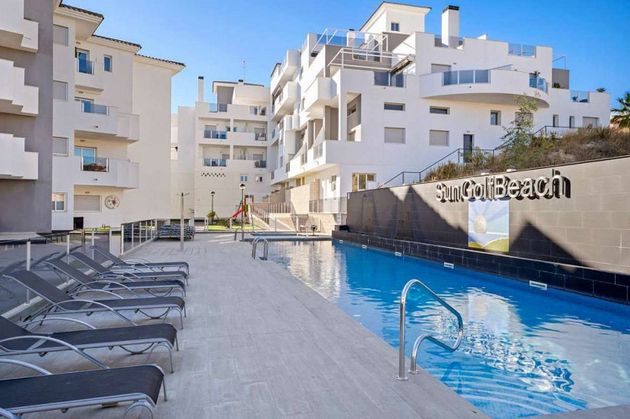 Foto 2 de Venta de piso en Villamartín de 3 habitaciones con terraza y piscina