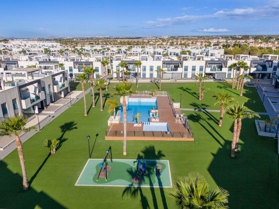 Foto 1 de Pis en venda a Urbanizaciones de 2 habitacions amb terrassa i piscina