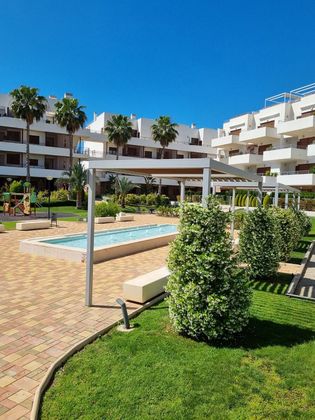 Foto 2 de Piso en venta en calle Cabo Ortegal de 2 habitaciones con terraza y piscina