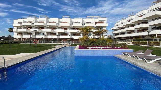 Foto 2 de Àtic en venda a calle Cabo Santa Maria de 3 habitacions amb terrassa i piscina
