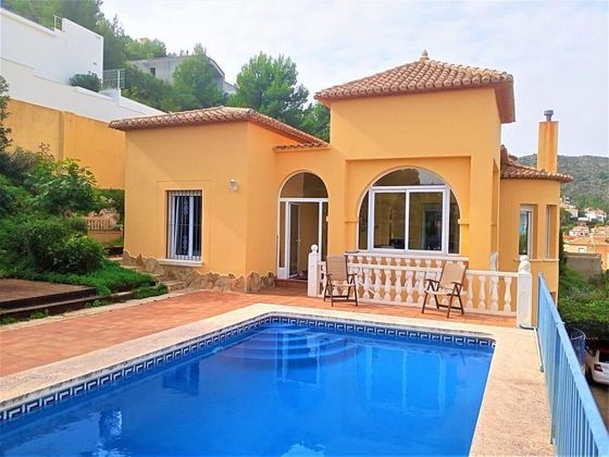 Foto 1 de Venta de casa en Pedreguer de 3 habitaciones con terraza y piscina