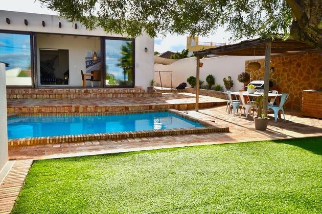 Foto 1 de Xalet en venda a Los Balcones - Los Altos del Edén de 4 habitacions amb terrassa i piscina