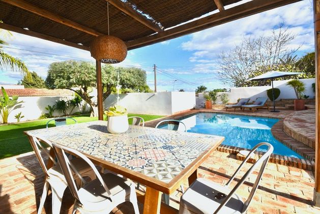 Foto 2 de Chalet en venta en Los Balcones - Los Altos del Edén de 4 habitaciones con terraza y piscina