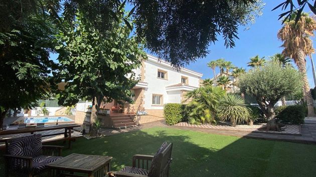Foto 1 de Chalet en venta en calle Santiago Rusiñol de 15 habitaciones con terraza y piscina