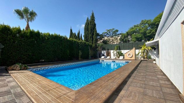 Foto 2 de Chalet en venta en calle Santiago Rusiñol de 15 habitaciones con terraza y piscina