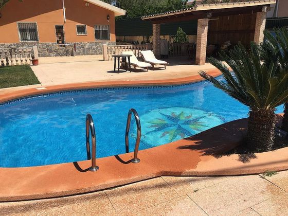 Foto 2 de Casa en venda a Novelda de 3 habitacions amb piscina i aire acondicionat