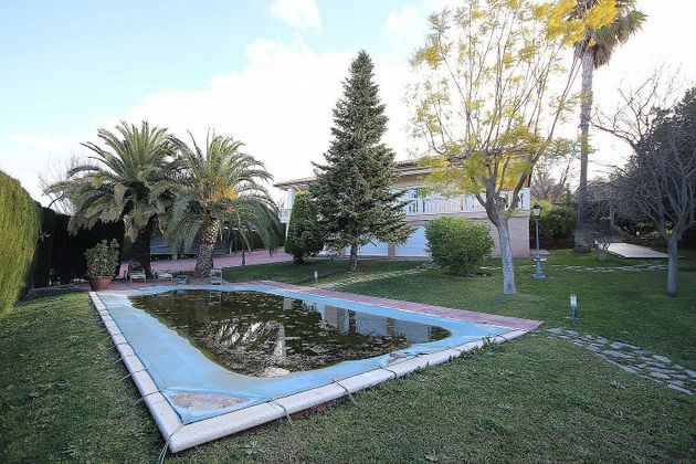 Foto 1 de Casa en venda a Petrer de 4 habitacions amb piscina i garatge