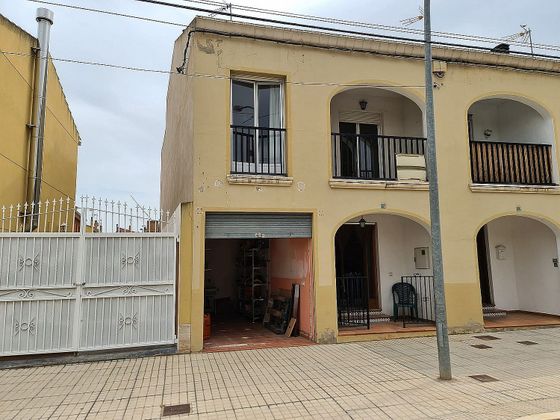 Foto 1 de Venta de casa adosada en Villena de 4 habitaciones con terraza y garaje