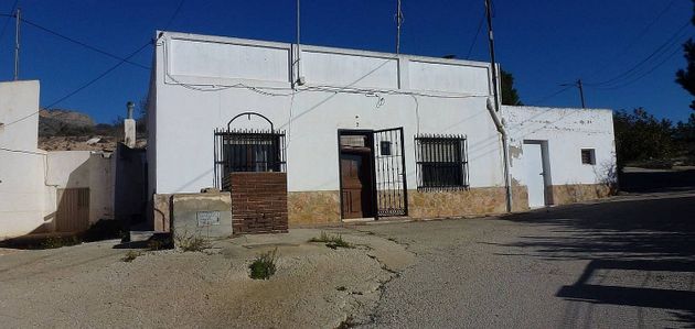 Foto 1 de Casa rural en venda a El Fondo de les Neus-El Hondon de las Nieves de 3 habitacions amb garatge