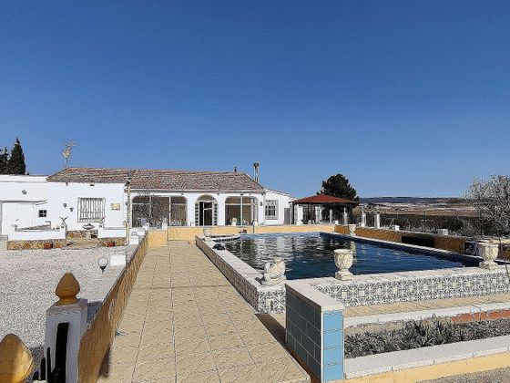 Foto 1 de Casa en venta en Yecla de 3 habitaciones con terraza y piscina