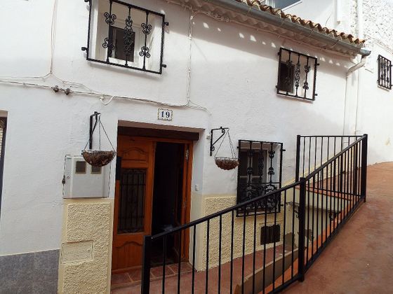 Foto 1 de Casa adossada en venda a Teresa de Cofrentes de 5 habitacions amb terrassa