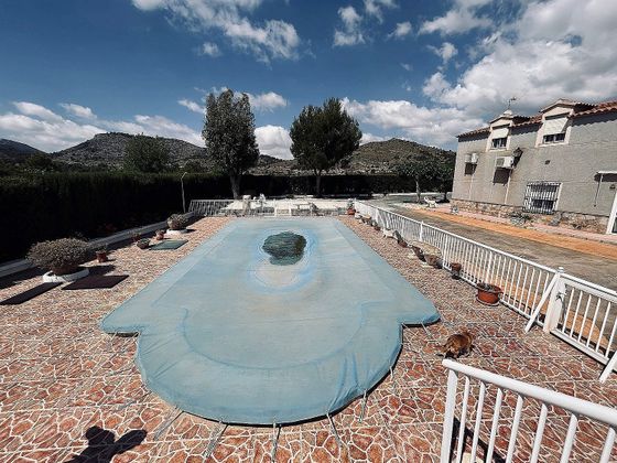 Foto 2 de Casa rural en venda a El Fondo de les Neus-El Hondon de las Nieves de 5 habitacions amb terrassa i piscina